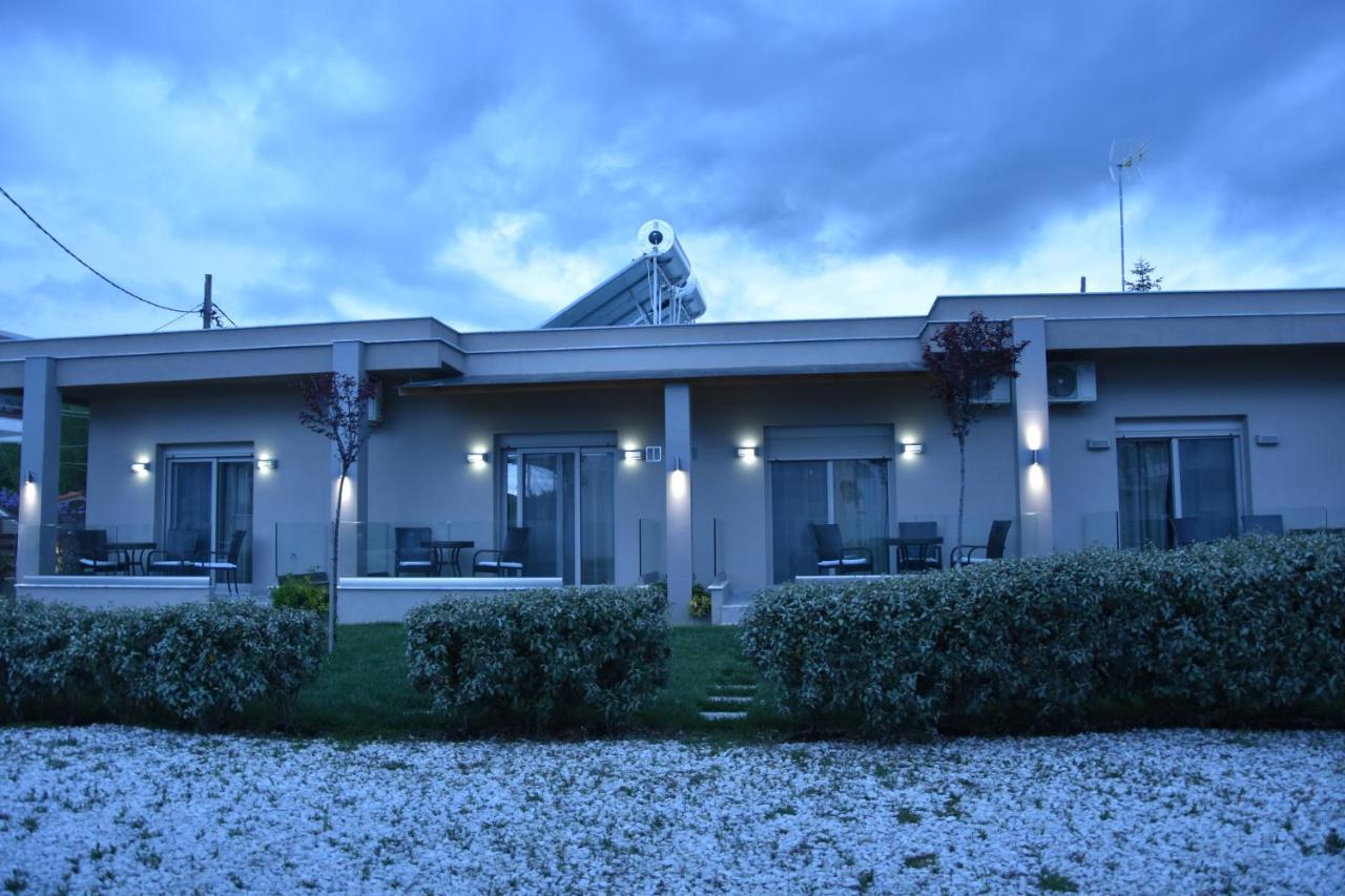 Aparthotel Cross Plaza à Stavros  Extérieur photo