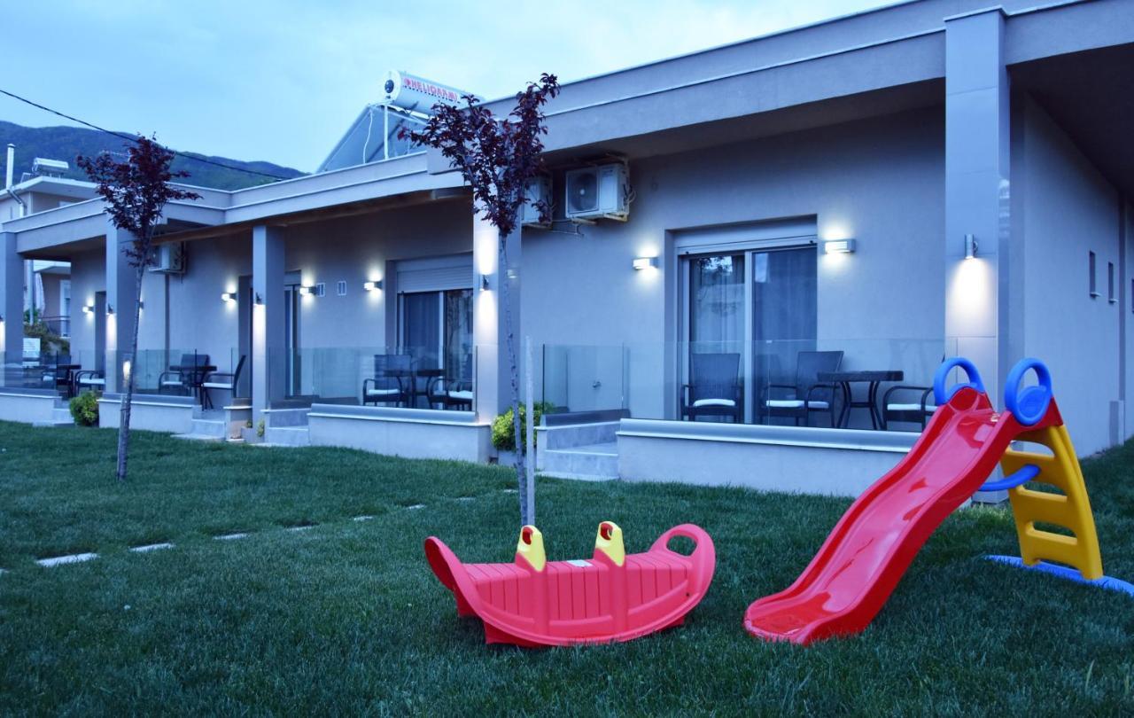 Aparthotel Cross Plaza à Stavros  Extérieur photo