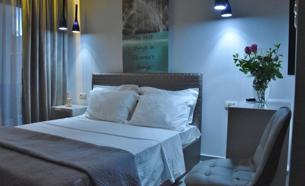 Aparthotel Cross Plaza à Stavros  Extérieur photo