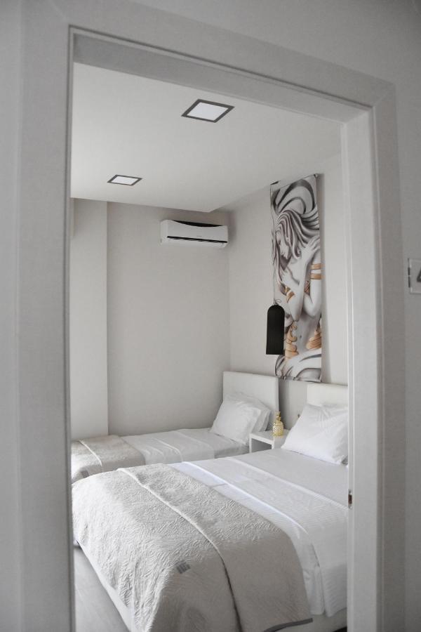 Aparthotel Cross Plaza à Stavros  Extérieur photo