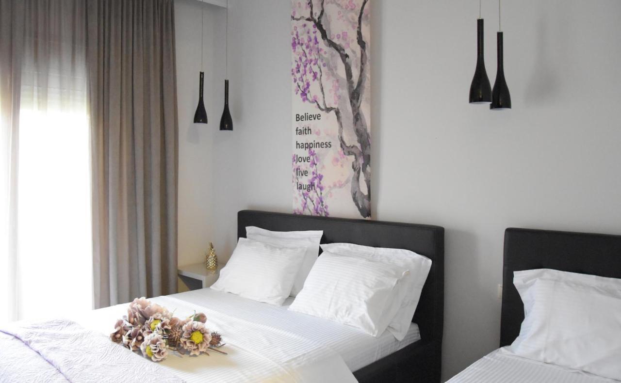 Aparthotel Cross Plaza à Stavros  Extérieur photo